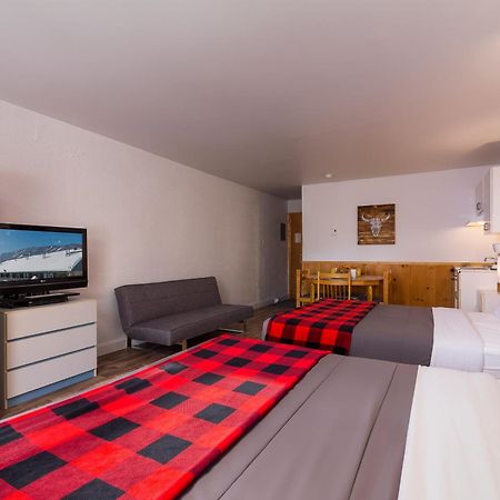 Complexe Les Neiges Hotel Beaupre Exterior photo