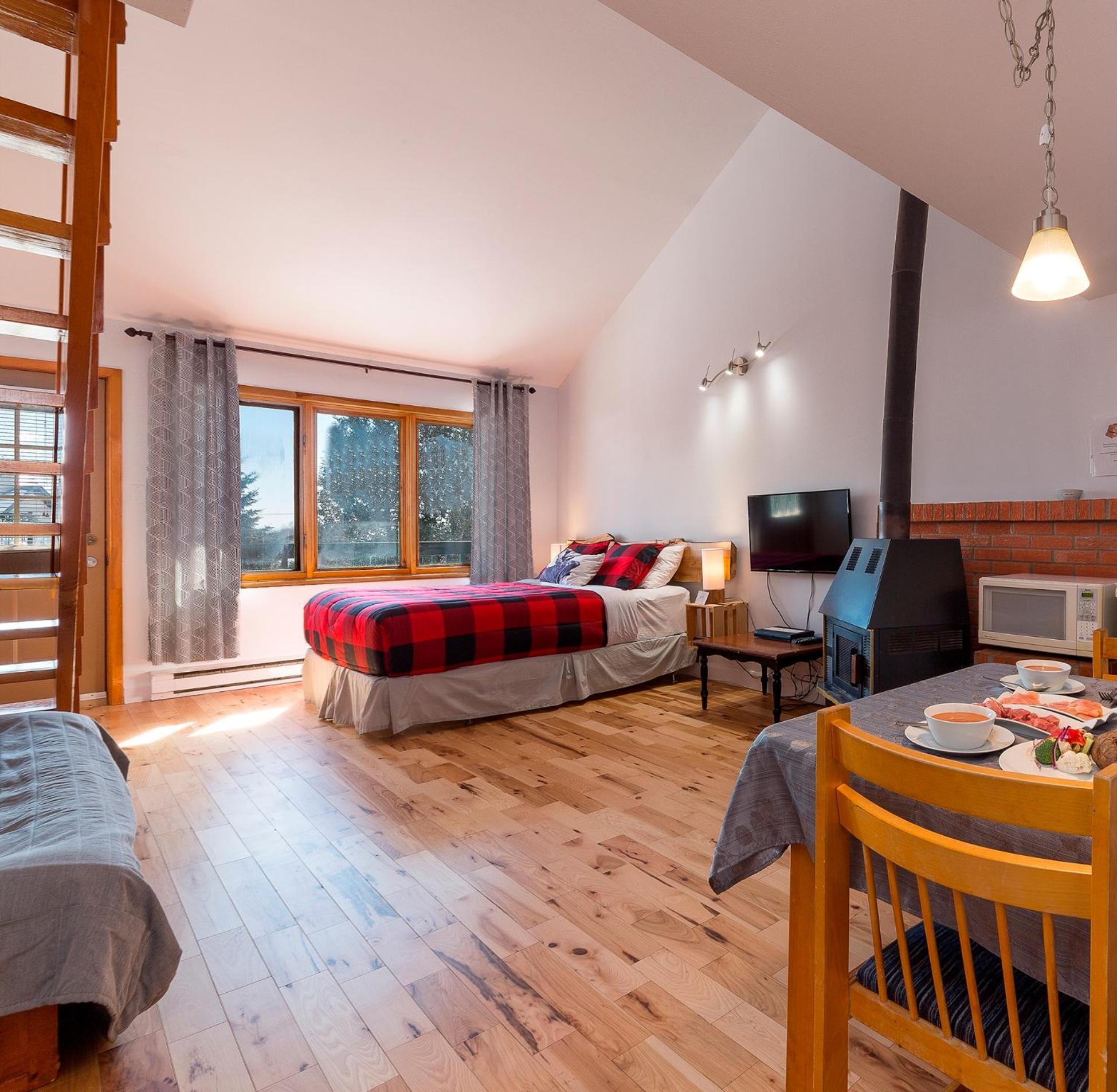 Complexe Les Neiges Hotel Beaupre Exterior photo
